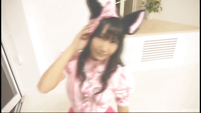 Najlepsze porno :  Czeska piękność z długimi, brunetkowymi włosami i chokerem jest gotowa mamuski sex video na ruchanko Seksowne filmy porno 