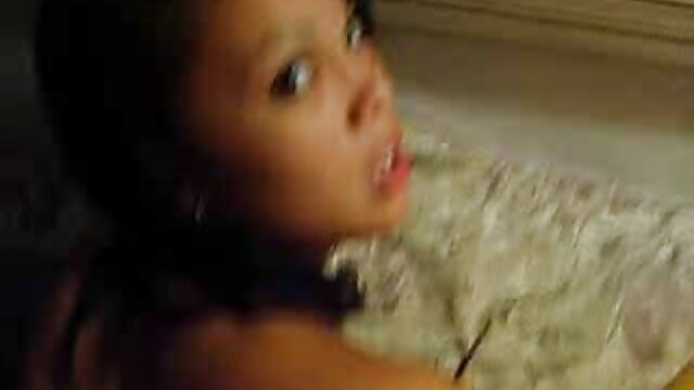 Najlepsze porno :  Looker mamuski za darmo dostaje to w pochwie i analnie z doświadczonym facetem Seksowne filmy porno 