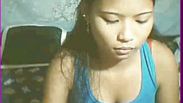 Najlepsze porno :  Młoda drobna dziwka filmiki erotyczne mamuski ssie i rucha dużego mięsistego kutasa w POV Seksowne filmy porno 