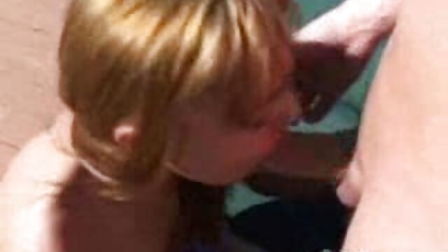 Najlepsze porno :  Zdzirowata brunetka bawi się szklanym sex filmy mamuśki dildo Seksowne filmy porno 