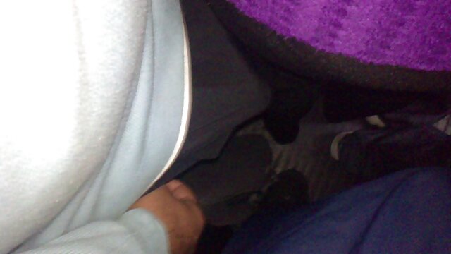 Najlepsze porno :  Facet z sex filmiki z mamuskami tatuażami rucha zdzirowatą latynoską laskę w fioletowych kabaretkach Seksowne filmy porno 