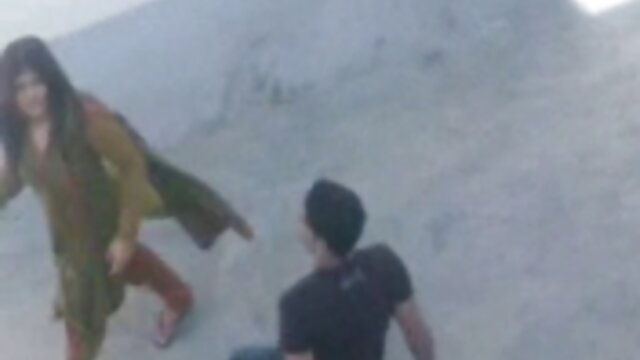 Najlepsze porno :  Brunetka Latynoska sex mamuski za darmo Francesca Le zostaje staranowana przez młodego aktora Seksowne filmy porno 