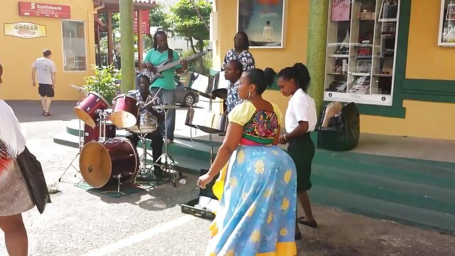 Najlepsze porno :  Napalona MILF mści się na mężu, uprawiając seks z film porno mamuski pasierbem Seksowne filmy porno 