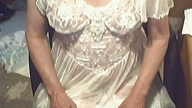 Najlepsze porno :  Muskularny facet ładnie posuwa hebanową księżniczkę na skórzanej kanapie mamuski sex video Seksowne filmy porno 