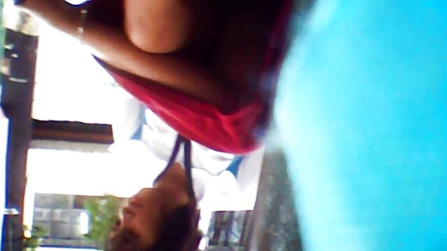 Najlepsze porno :  Blond MILF daje darmowe filmiki erotyczne mamuski swojemu niegrzecznemu facetowi najseksowniejszą ręczną robotę w historii Seksowne filmy porno 