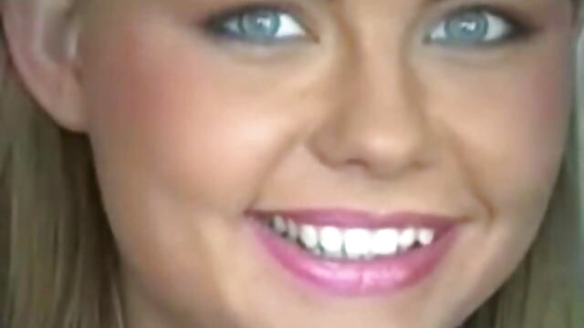 Najlepsze porno :  Blond mamuśka uwielbia mieć swoją sex darmowe mamuśki młodą brunetkę w uległej roli Seksowne filmy porno 