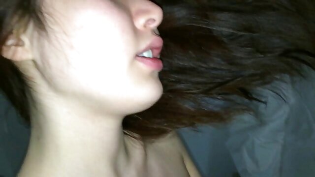 Najlepsze porno :  Rosyjska suczka z soczystymi piersiami zrobi wszystko dla kutasa mamuski za darmo Seksowne filmy porno 