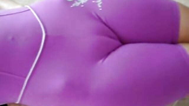 Najlepsze porno :  Brunetka mamuski darmowe z małymi cyckami zostaje zniszczona w ciasny odbyt Seksowne filmy porno 