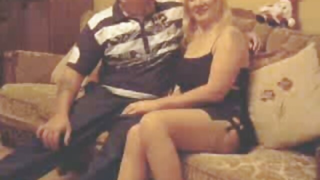 Najlepsze porno :  Blond lesbijskie laski są gotowe na filmiki porno z mamuśkami lizanie i fisting Seksowne filmy porno 