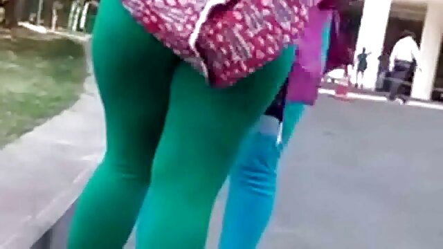 Najlepsze porno :  Dwie namiętne modelki lesbijskie spędzają dziki mamuski rozklapichy czas w domu Seksowne filmy porno 