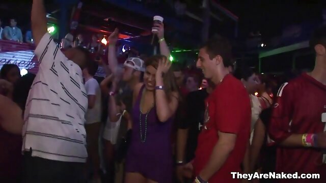 Najlepsze porno :  Ruda  dziewczyna Andi Rye dmucha duży czarny schlong Seksowne filmy porno 