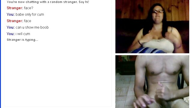 Najlepsze porno :  Ponętna  laska ze smukłym ciałem ssąca dobrego fiuta Seksowne filmy porno 