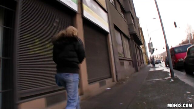 Najlepsze porno :  Całkowicie naturalna laska zostaje wyruchana przez swojego fotografa mamuśki darmo Seksowne filmy porno 