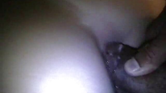 Najlepsze porno :  Facet proponuje pisklętom darmowe porno z mamuśkami pójście do kuchni, gdzie ćwiczą trójkąt Seksowne filmy porno 