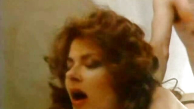 Najlepsze porno :  Laska nie może zadowolić się jednym kutasem i potrzebuje mamuśki filmy erotyczne dwóch naraz Seksowne filmy porno 