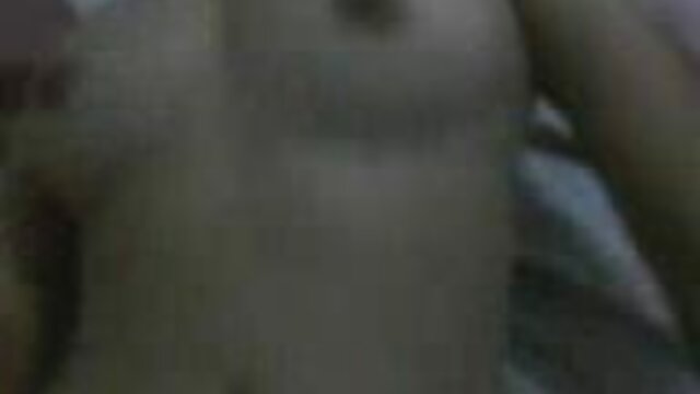 Najlepsze porno :  Słodka blondynka  zdradza BF ze swoją gorącą latynoską przyrodnią siostrą Seksowne filmy porno 