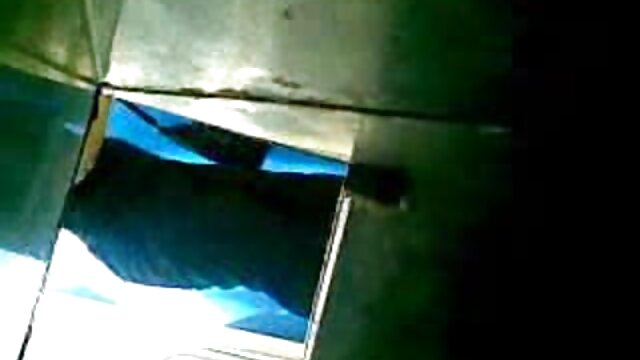 Najlepsze porno :  Atrakcyjna blondynka kończy z sex filmy mamuski kutasem w tyłku Seksowne filmy porno 